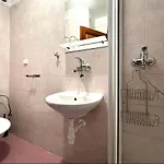 アパートホテル Na Rynku Chvalsiny 18