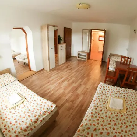 Na Rynku Chvalšiny 18 3*