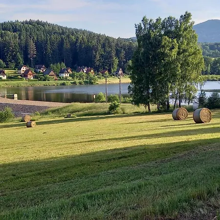 Apartment Na Rynku Chvalsiny 18